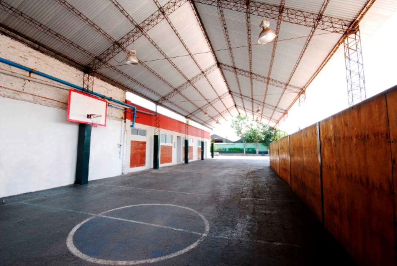 Gimnasio techado
